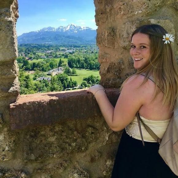 Meet your Posher, Rachel - Picture 1 of 1